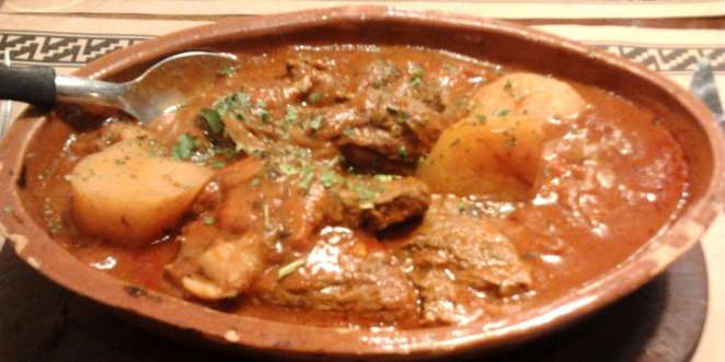 Ensopado de carne e batatas do La Querencia