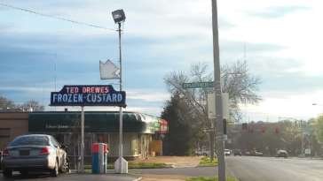 A discreta entrada do Ted Drewes em St. Louis