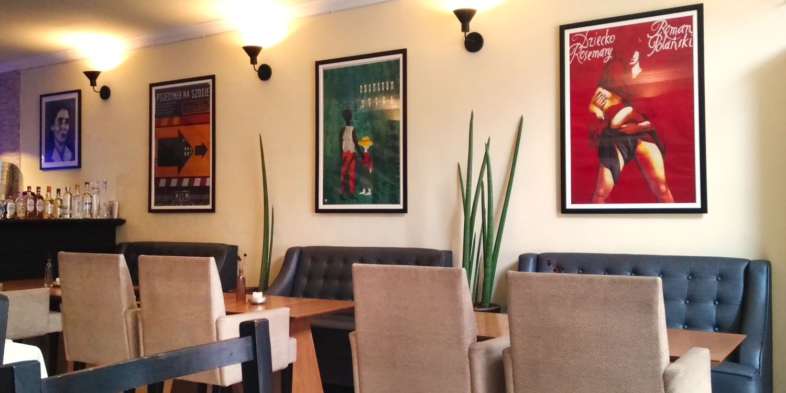 Maria Escaleira - Decoração com versão polonesa de cartazes de filmes