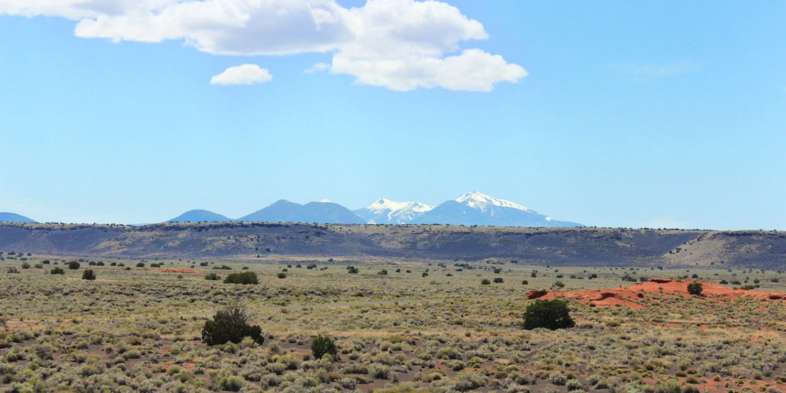 Na Rota 66, você consegue deserto e montanhas nevadas na mesma foto