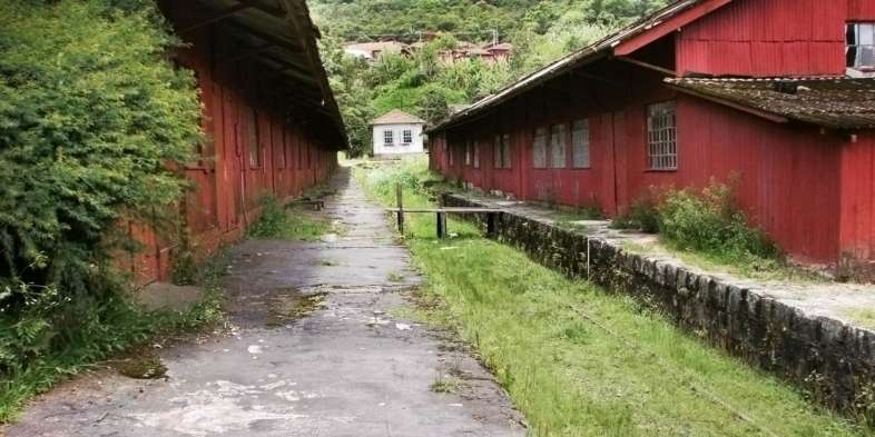 Alguns locais na vila de Paranapiacaba pedem um filme de terror, hein?