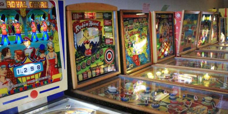 Algumas das máquinas mais antigas do Pinball Hall of Fame Algumas das máquinas mais antigas do Pinball Hall of Fame