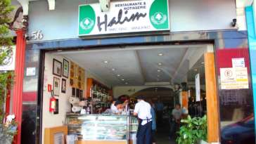 Fachada do Halim, nosso restaurante árabe preferido.