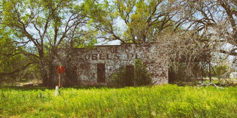 Comércio abandonado à beira da Rota 66 em Oklahoma