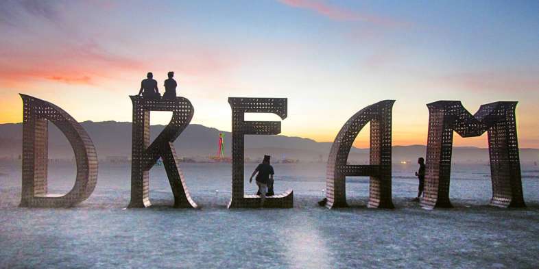 Obra "Dream", no deserto em volta da Black Rock City - Burning Man 2015 Obra "Dream", no deserto em volta da Black Rock City - Burning Man 2015