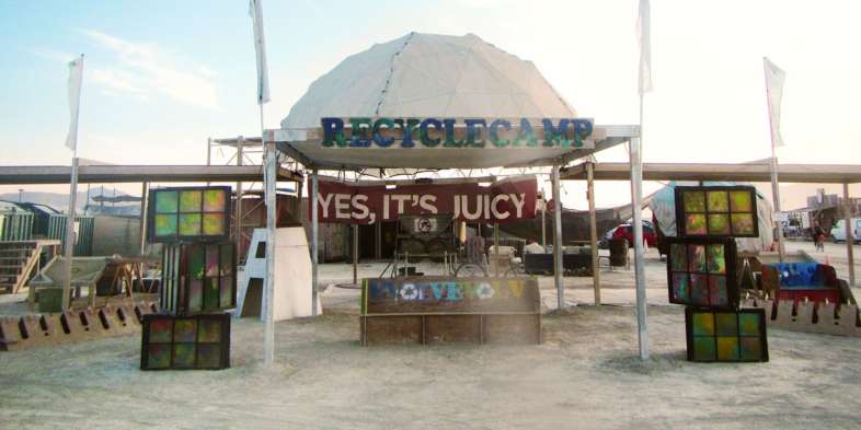 Recycle Camp, uma das várias iniciativas para a redução do lixo na comunidade Recycle Camp, uma das várias iniciativas para a redução do lixo na comunidade