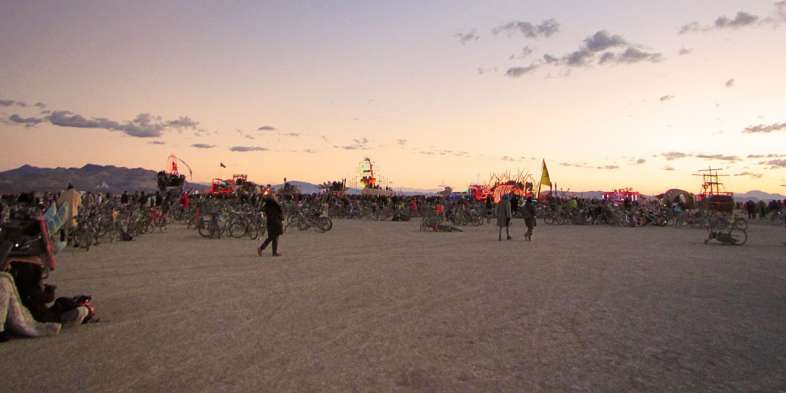 Sol nascendo no Burning Man 2015 Sol nascendo no Burning Man 2015