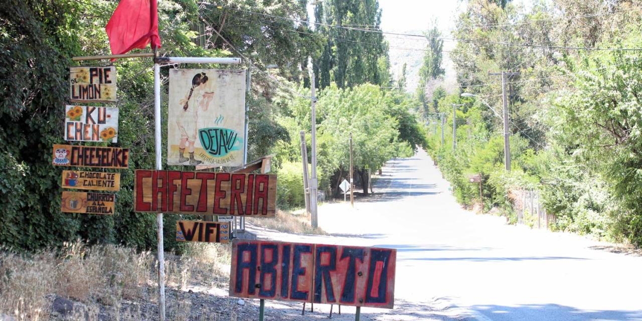 Restaurante Dejavu em San Afonso no caminho para o Embalse el Yeso perto de Santiago no Chile Restaurante Dejavu em San Afonso no caminho para o Embalse el Yeso perto de Santiago no Chile