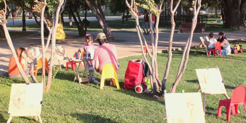 O que fazer em Las Condes: Aula de arte para os pequenos oferecida no Parque Araucano em Santiago O que fazer em Las Condes: Aula de arte para os pequenos oferecida no Parque Araucano em Santiago
