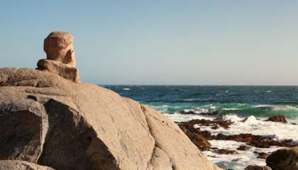 Em Isla Negra, a mais antiga das casas-museu de Neruda, estão os restos mortais do poeta e de sua última esposa