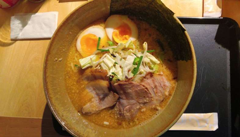 Jojo Ramen Miso: prato tradicional com carne de porco do JoJo Ramen Jojo Ramen Miso: prato tradicional com carne de porco do JoJo Ramen
