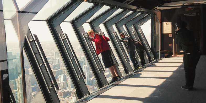 Tilt, uma das atrações do 360 Chicago, o observatório no alto do John Hancock Center, em Chicago