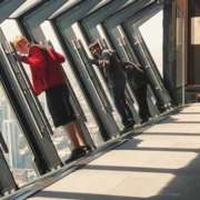 Tilt, uma das atrações do 360 Chicago, o observatório no alto do John Hancock Center, em Chicago - Capa