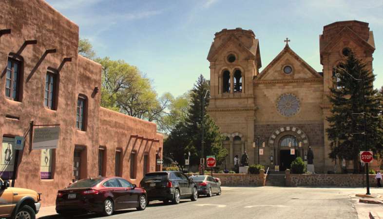 A Catedral de São Francisco de Assis é a principal igreja de Santa Fe no Novo México A Catedral de São Francisco de Assis é a principal igreja de Santa Fe no Novo México