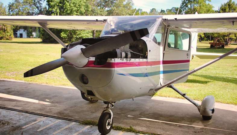 Eu disse que o Dan tinha dois aviões