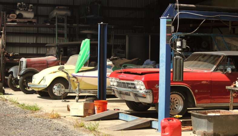 Os projetos de Dan em estado menos avançado ficam atrás do hangar