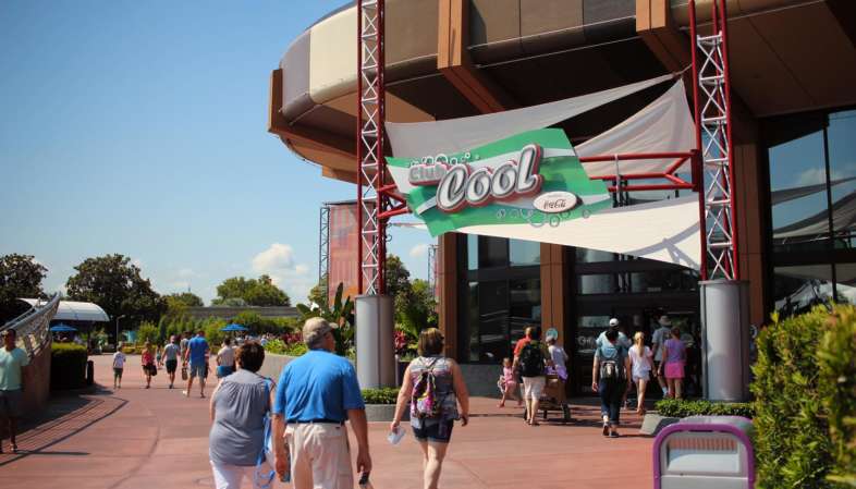 No Club Cool da Coca Cola no Epcot, é possível experimentar refrigerantes de diversas partes do mundo No Club Cool da Coca Cola no Epcot, é possível experimentar refrigerantes de diversas partes do mundo