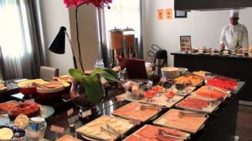 Café da manhã com o chef Everaldo no restaurante Tulipa do Radisson Alphaville