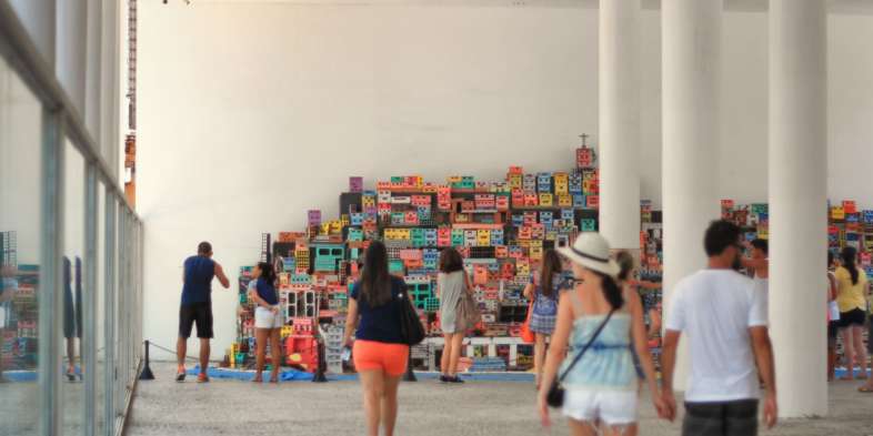 Exposição Morrinhos no térreo do Museu de Arte do Rio no Boulevard Olímpico Exposição Morrinhos no térreo do Museu de Arte do Rio no Boulevard Olímpico