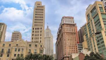 Martinelli e Banespa vistos do Vale do Anhangabaú