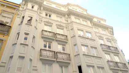 Olha como tá linda a fachada do Belga Hotel no coração histórico do Rio de Janeiro