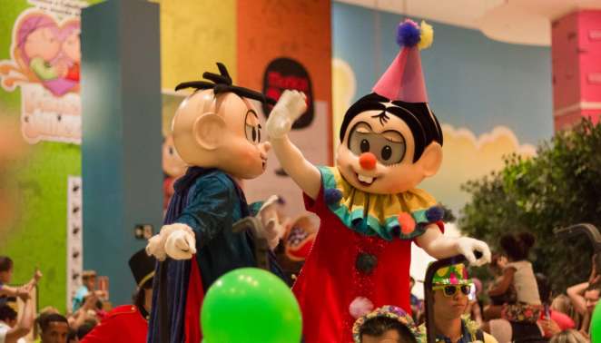 Uma das apresentações do Cebolinha e da Monica no Parque da Monica Uma das apresentações do Cebolinha e da Monica no Parque da Monica