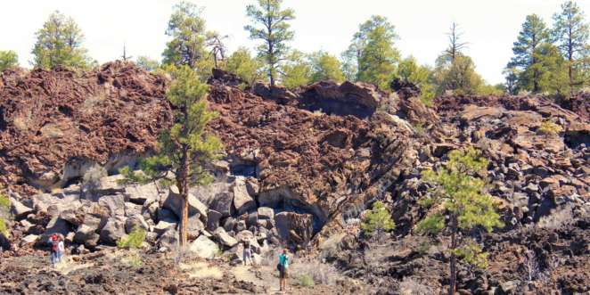 Uma das trilhas do Sunset Crater National Monument, próximo a Flagstaff no Arizona