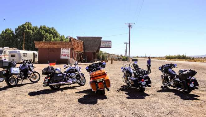 O Bagdad Cafe é frequente ponto de encontro de quem faz a Rota 66 de moto O Bagdad Cafe é frequente ponto de encontro de quem faz a Rota 66 de moto
