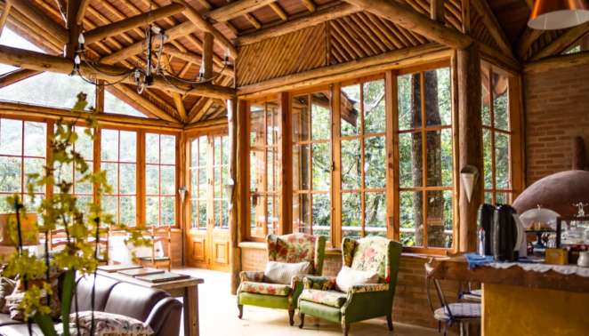 Onde ficar em São Bento do Sapucaí - Sala de café da tarde na Pousada Refugio Mantiqueira Onde ficar em São Bento do Sapucaí - Sala de café da tarde na Pousada Refugio Mantiqueira