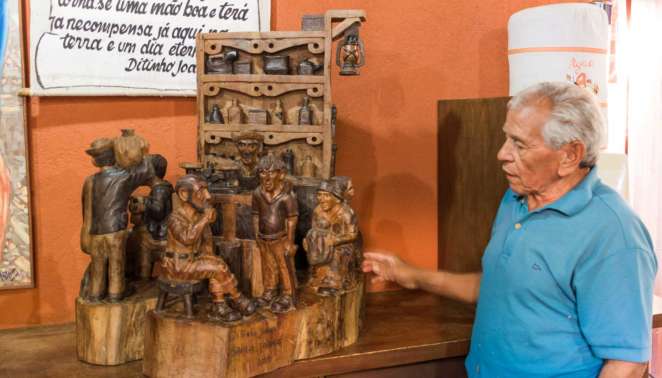 Ditinho Joana e obra recente que concluiu em parceria com o filho em São Bento do Sapucaí Ditinho Joana e obra recente que concluiu em parceria com o filho em São Bento do Sapucaí