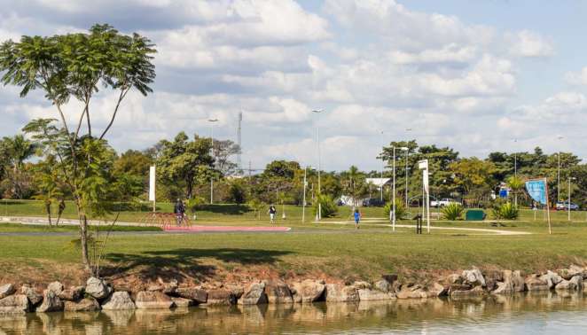 Em torno do Palácio dos Tropeiros, sede da prefeitura de Sorocaba, existe um amplo espaço para atividades ao ar livre Em torno do Palácio dos Tropeiros, sede da prefeitura de Sorocaba, existe um amplo espaço para atividades ao ar livre