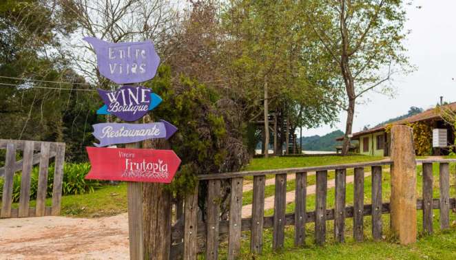 Entre Vilas fazenda vinicola e um dos restaurantes mais famosos de Sao Bento do Sapucai Entre Vilas: fazenda, vinícola e um dos restaurantes mais famosos de São Bento do Sapucaí