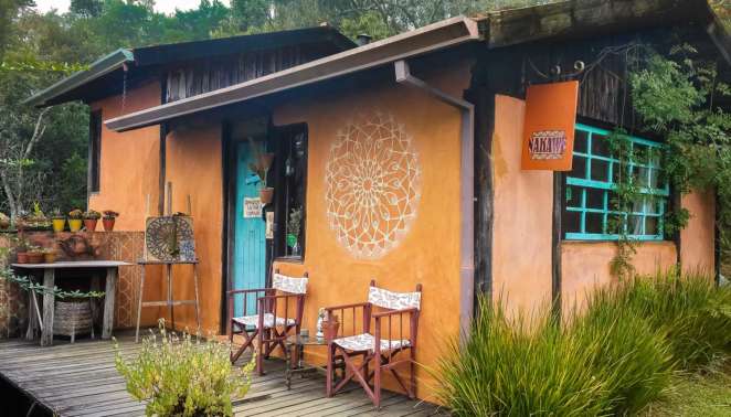 Na estrada que liga São Bento do Sapucaí a Campos do Jordão está a Nakawe Tecidos, incrível fábrica de artesanato têxtil Na estrada que liga São Bento do Sapucaí a Campos do Jordão está a Nakawe Tecidos, incrível fábrica de artesanato têxtil