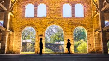 Nem toda foto de casal precisa ser super brega (pode ser só um pouco)