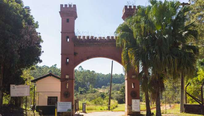 Portal de entrada na Floresta Nacional de Ipanema Portal de entrada na Floresta Nacional de Ipanema