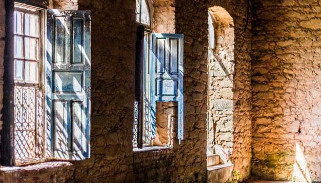 Ruínas da Casa da Guarda da Real Fábrica de Ferro de Ipanema Ruínas da Casa da Guarda da Real Fábrica de Ferro de Ipanema