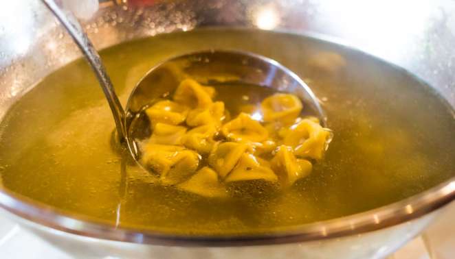 Galeto DiPaolo em São Paulo - Sopa de capeletti Galeto DiPaolo em São Paulo - Sopa de capeletti