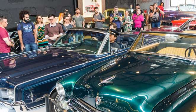 Curitiba Antique Car: Lincoln 1950, modelo que transportava JFK, presidente dos EUA, quando foi assassinado Lincoln 1950 exposto no Curitiba Antique Car. Esse modelo transportava JFK quando foi assassinado.