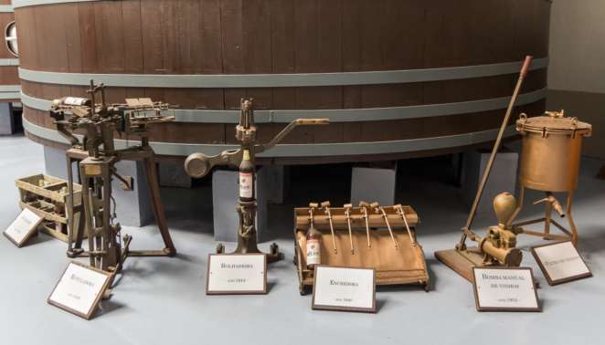 Durante a visita guiada, é possível conhecer também um pouco mais da história da Vinícola Góes