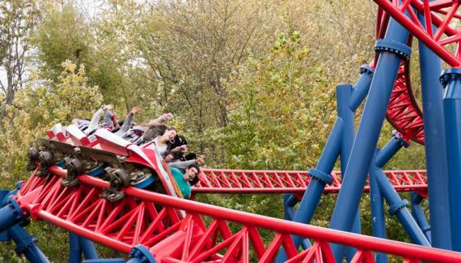 Six Flags New England - A montanha-russa Superman: The Ride está entre as 3 melhores do mundo desde 2001 Six Flags New England - A montanha-russa Superman: The Ride está entre as 3 melhores do mundo desde 2001