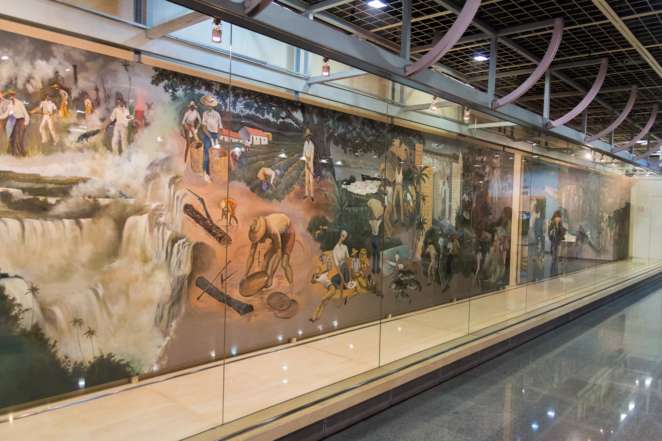 I Japão.BR - Bunkyo - Centro de cultura japonesa no coração da Liberdade: no Museu da Imigração Japonesa há dois enormes painéis do renomado pintor japonês Seiji Togo Dois enormes painéis, do pintor japonês Seiji Togo, que retratam a história da imigração japonesa para o Brasil