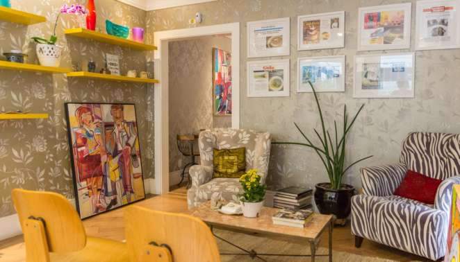 Você pode apreciar seu pudim ou a decoração do Senhor Pudim em três ambientes diferentes Você pode apreciar seu pudim ou a decoração do Senhor Pudim em três ambientes diferentes