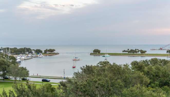 The Birchwood Hotel - St. Pete - O hotel fica a poucos metros da orla e tem uma vista maravilhosa do seu terraço