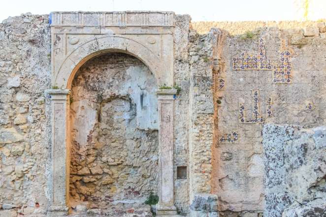 Viagem de carro em Portugal - Castelo de Palmela - Dentro dos muros do castelo você encontra pousada histórica, museu municipal, café e ruínas do século XV Viagem de carro em Portugal - Castelo de Palmela - Dentro dos muros do castelo você encontra pousada histórica, museu municipal, café e ruínas do século XV