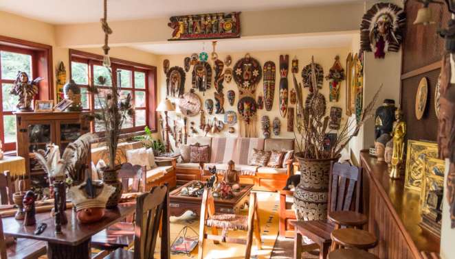 Hospedagem em Brotas - Pousada das Nascentes: a decoração temática começa logo na entrada Hospedagem em Brotas - Pousada das Nascentes: a decoração temática começa logo na entrada