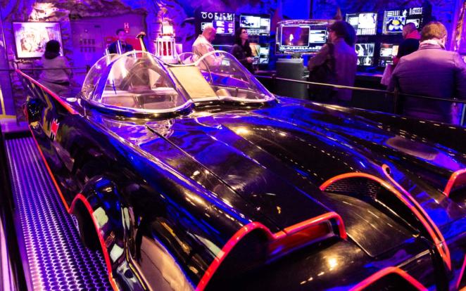 Batman 80 - Dentro da exposição há mais um Batmóvel