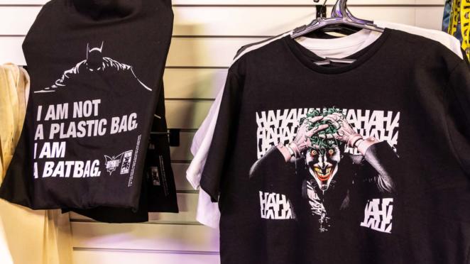 Batman 80 - E é claro que a exposição acaba na lojinha