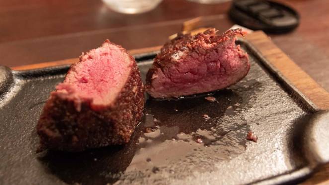 A estrela da culinária hermana e do The Argentine Experience: um belo filé de carne bovina A estrela da culinária hermana e do The Argentine Experience: um belo filé de carne bovina