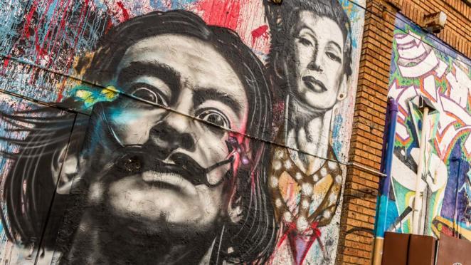 Dali, de Michael Vahl. Ótimo exemplo da arte de rua em St. Pete, na Flórida