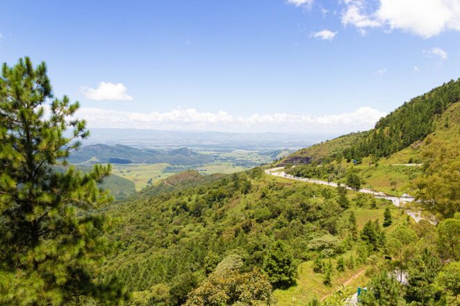 O Mirante da Santa em Santo Antonio do Pinhal oferece uma linda vista O Mirante da Santa em Santo Antonio do Pinhal oferece uma linda vista